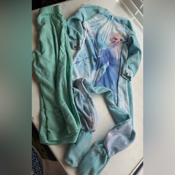 Frozen II footed Pajamas & PJ pants, toddler girls 4T - Picture 1 of 3